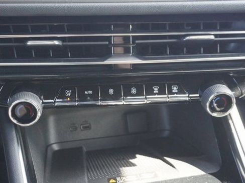 New 2026 Chevrolet Traverse LT image 31