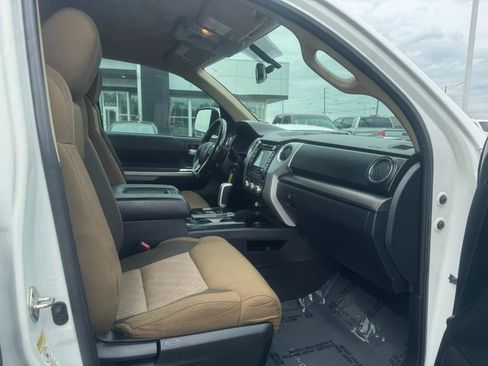 Used 2017 Toyota Tundra SR5 w/ SR5 Upgrade Package RWD image 25