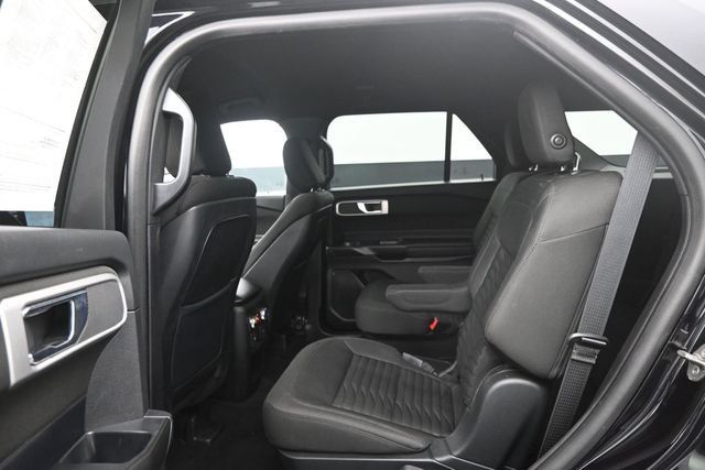 Used 2020 Ford Explorer XLT w/ Comfort Package AWD/4WD image 11