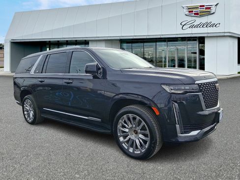 Used 2023 Cadillac Escalade ESV Premium Luxury image 7