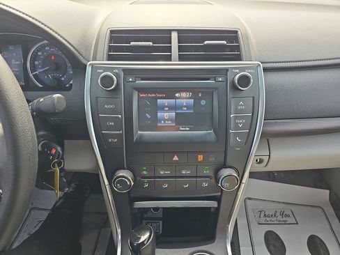 Used 2016 Toyota Camry LE FWD image 17