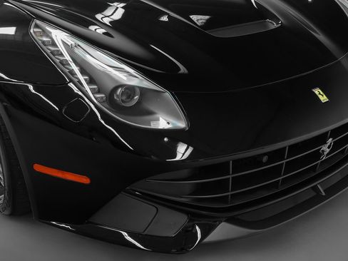 Certified 2017 Ferrari F12 Berlinetta RWD image 4