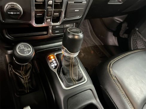 Used 2021 Jeep Gladiator Overland image 17