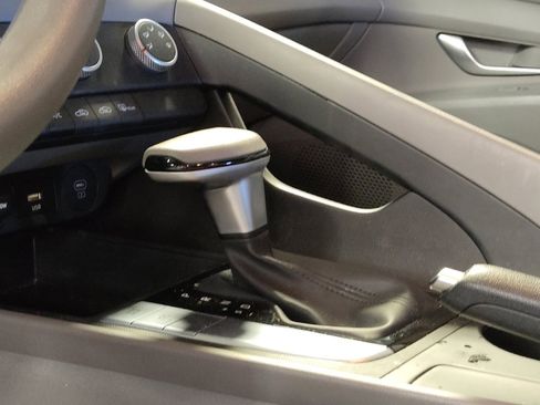 Used 2024 Hyundai Elantra SE image 26