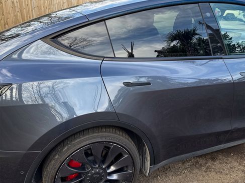 Used 2022 Tesla Model Y Performance image 16