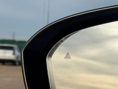 Used 2023 Nissan Rogue SV image 22