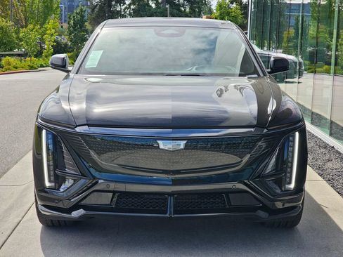 New 2026 Cadillac Lyriq V AWD/4WD image 8