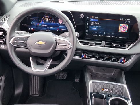 Used 2025 Chevrolet Equinox LT w/ Convenience Package II FWD image 25