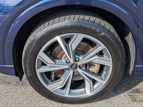 Used 2023 Audi Q4 e-tron Premium w/ Convenience Package image 9