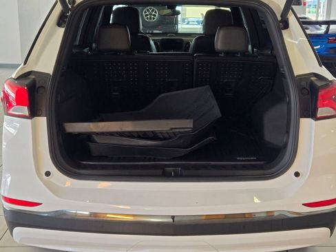 Certified 2022 Chevrolet Equinox RS w/ Infotainment Package FWD image 13
