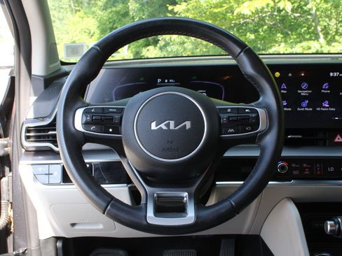 Used 2023 Kia Sportage EX FWD image 9