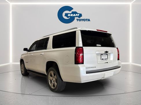 Used 2018 Chevrolet Suburban LT w/ Luxury Package AWD/4WD image 5