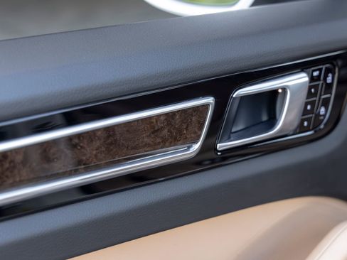 Certified 2021 Porsche Cayenne S AWD/4WD image 25