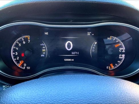 Used 2021 Jeep Grand Cherokee Laredo X image 15