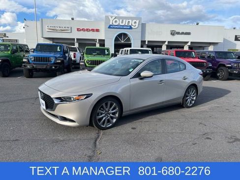 Used 2023 MAZDA MAZDA3 s FWD image 1