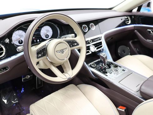Used 2022 Bentley Flying Spur V8 AWD/4WD image 2