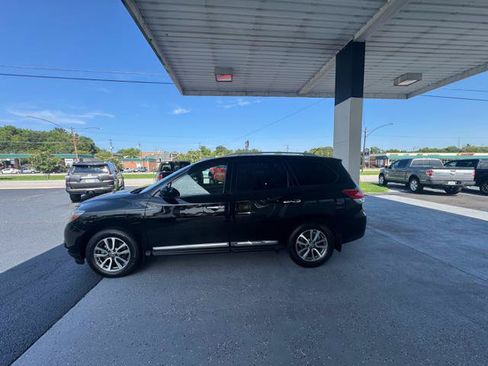 Used 2013 Nissan Pathfinder SV AWD/4WD image 6