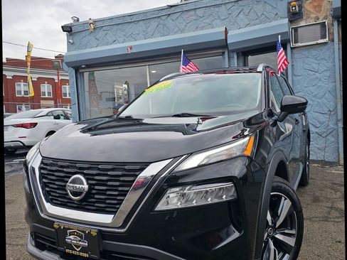 Used 2021 Nissan Rogue SL image 2