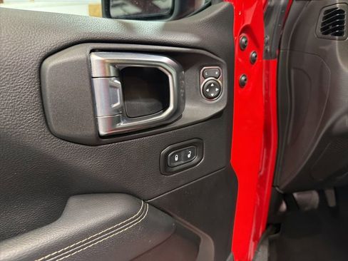 Used 2022 Jeep Wrangler Unlimited Sahara w/ Cold Weather Group image 24