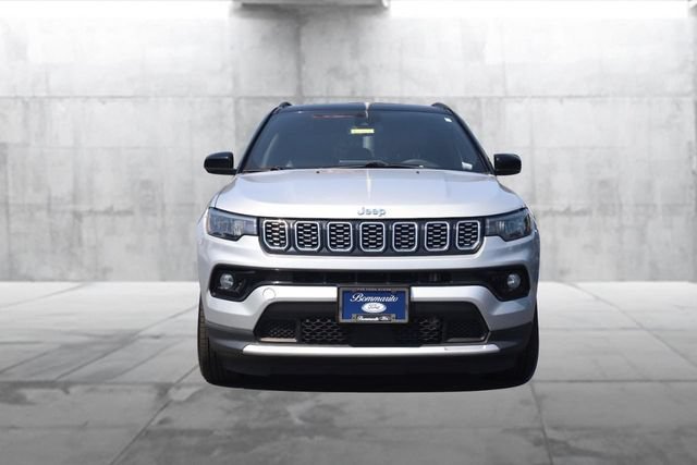 Used 2025 Jeep Compass Limited AWD/4WD image 4