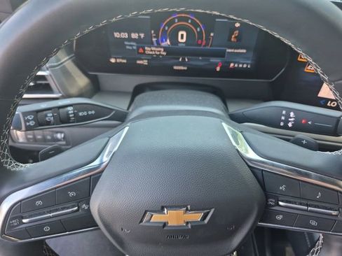 Certified 2026 Chevrolet Traverse LT AWD/4WD image 23