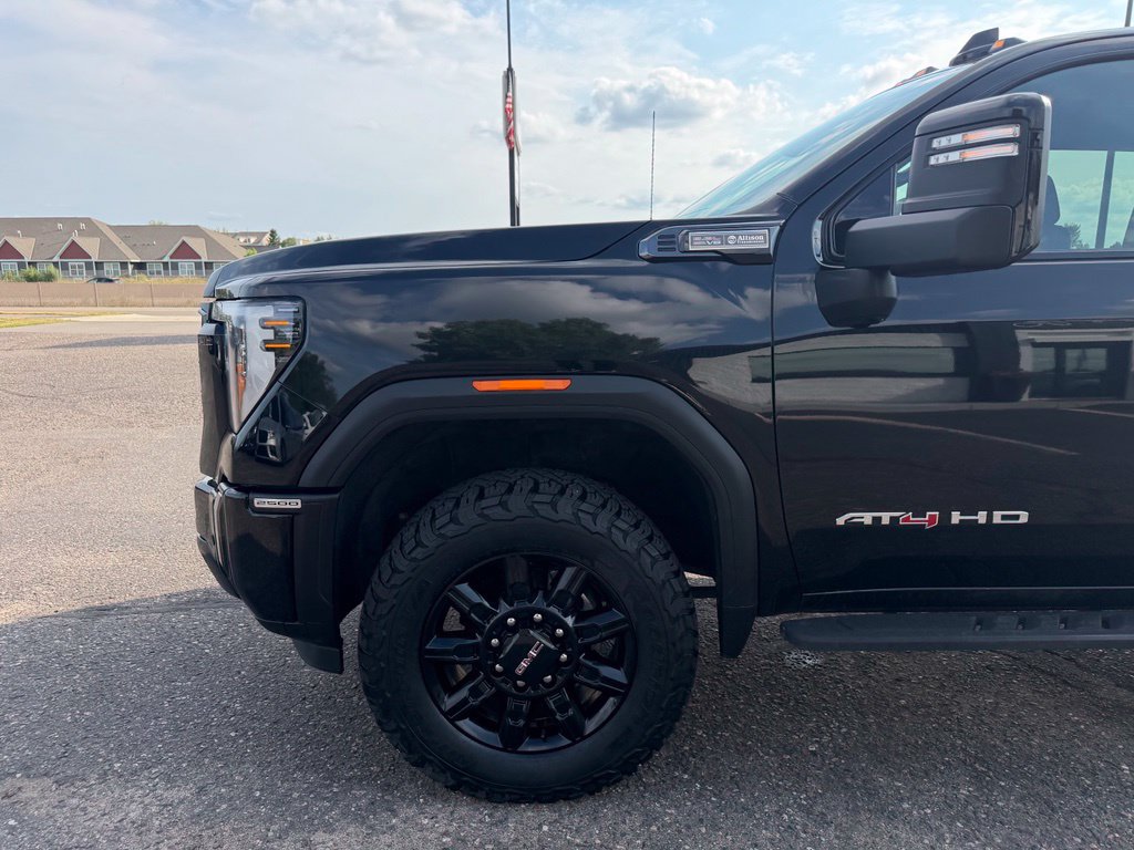 Used 2024 GMC Sierra 2500 AT4 w/ AT4 Premium Plus Package AWD/4WD image 10