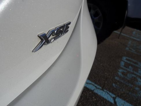 Used 2019 Toyota Camry XSE image 5