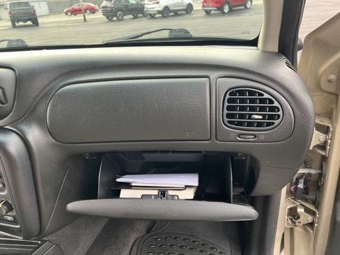 Used 2005 Chevrolet TrailBlazer LS w/ LS Preferred Equipment Group image 32