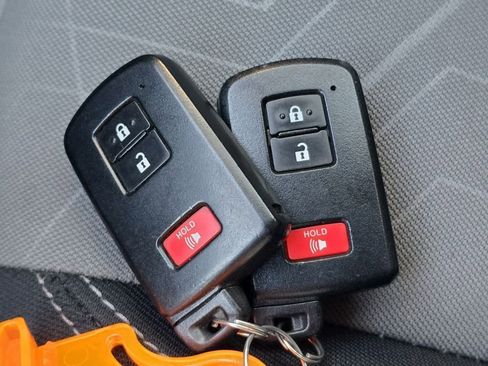 Used 2023 Toyota Tacoma TRD Sport image 33