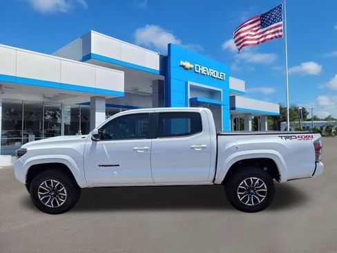 Used 2023 Toyota Tacoma TRD Sport w/ Advanced Technology Package AWD/4WD image 5