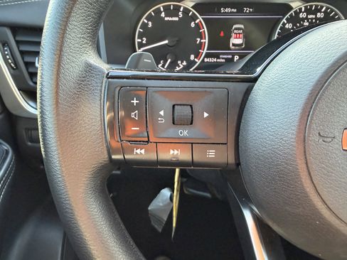 Used 2023 Nissan Rogue SV FWD image 13