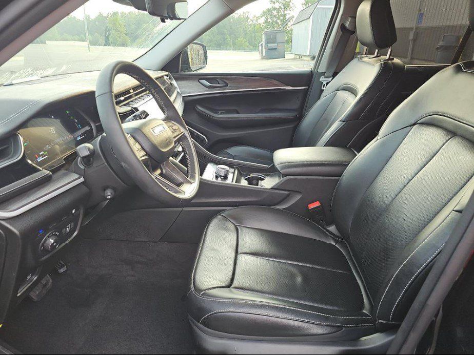 Used 2024 Jeep Grand Cherokee Limited 4xe AWD/4WD image 7