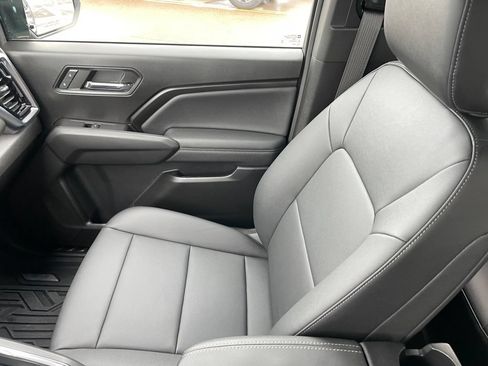 Used 2024 GMC Canyon Elevation w/ Elevation Premium Package AWD/4WD image 18