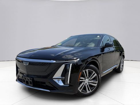 Used 2025 Cadillac Lyriq Luxury AWD/4WD image 1