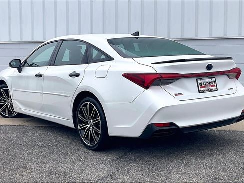 Used 2022 Toyota Avalon XSE image 15