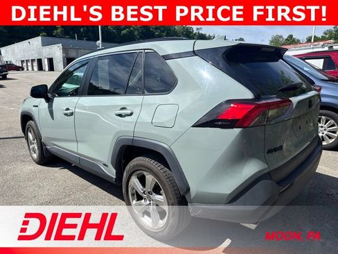Used 2021 Toyota RAV4 XLE Premium AWD/4WD image 3