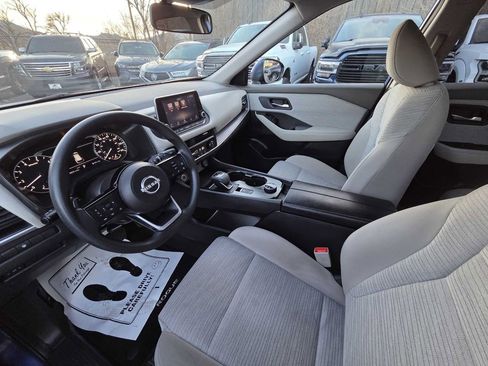 Used 2023 Nissan Rogue SV image 16