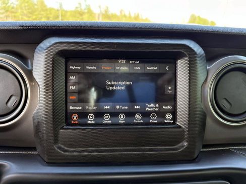 Certified 2022 Jeep Gladiator Sport image 23