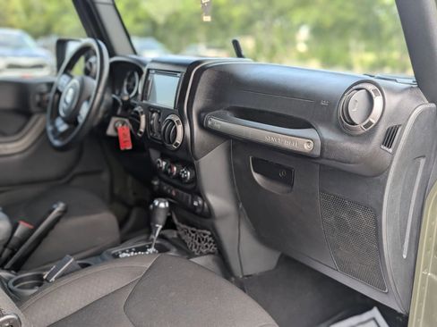 Used 2015 Jeep Wrangler Unlimited Sport w/ Quick Order Package 24S image 9