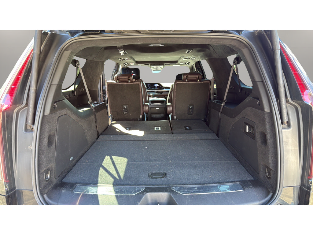 Certified 2024 Cadillac Escalade ESV Sport Platinum w/ LPO, ONYX Package AWD/4WD image 31