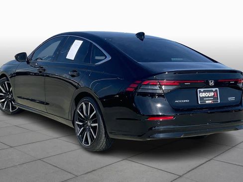 Used 2023 Honda Accord Touring image 11