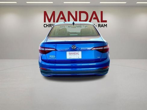 Used 2024 Volkswagen Jetta SE FWD image 6