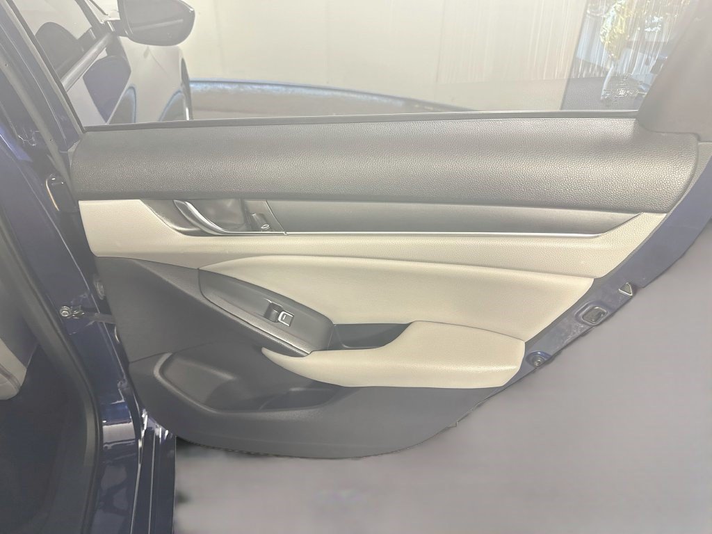 Used 2019 Honda Accord LX image 27