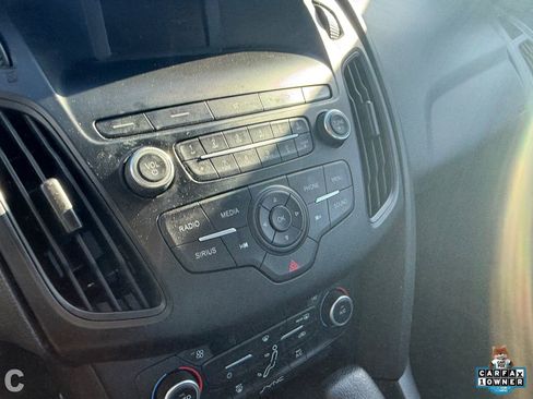 Used 2018 Ford Focus SE FWD image 20
