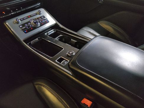 Used 2020 Lincoln Aviator AWD image 26