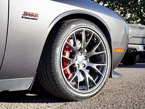 Used 2016 Dodge Challenger SRT w/ Technology Group image 9