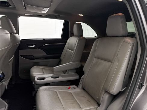 Used 2016 Toyota Highlander Limited AWD/4WD image 30