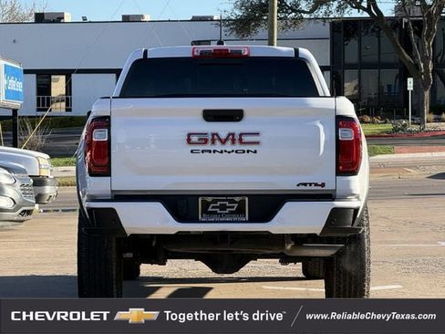 Certified 2025 GMC Canyon AT4 w/ LPO, Off Road Lift Package image 7