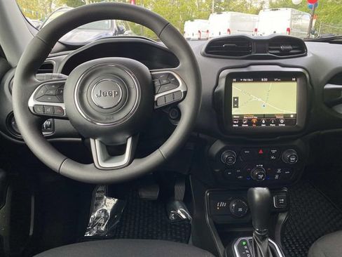Used 2023 Jeep Renegade Latitude AWD/4WD image 7