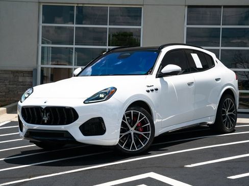 Used 2023 Maserati Grecale Modena AWD/4WD image 2